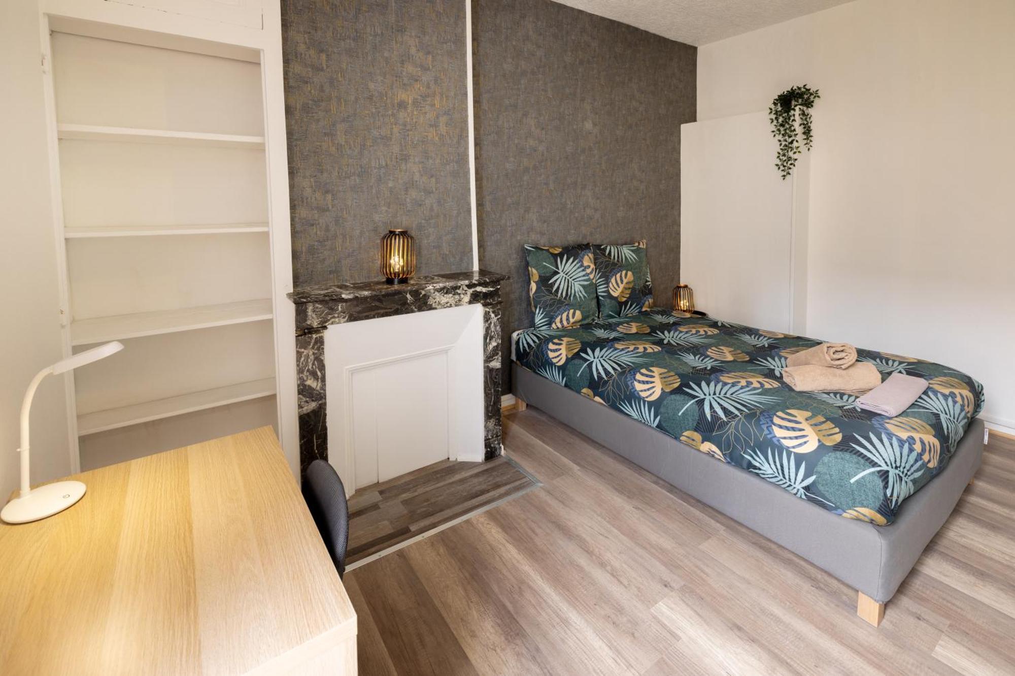 Ld-Location Hotel Montlucon Bagian luar foto