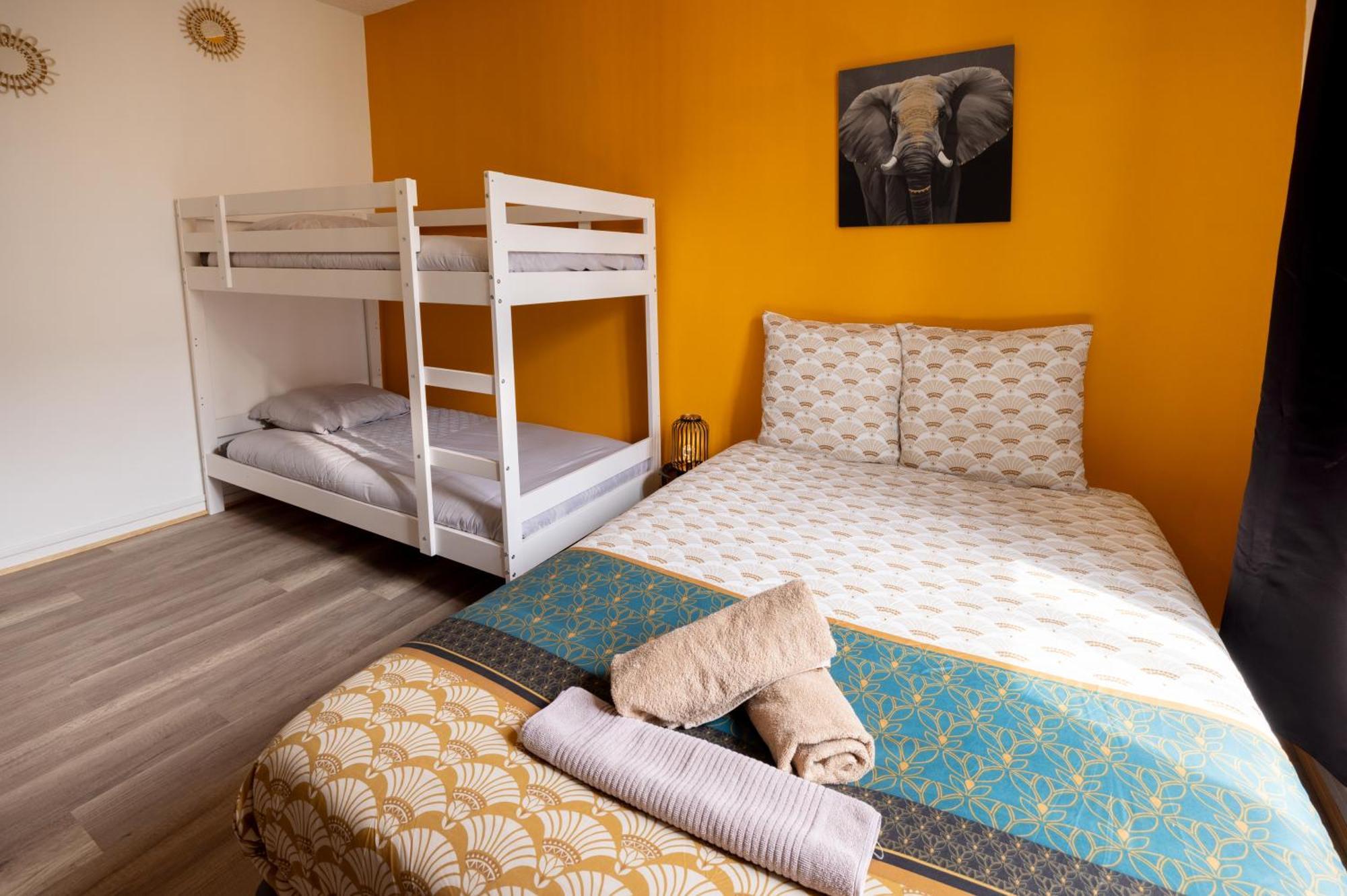 Ld-Location Hotel Montlucon Bagian luar foto