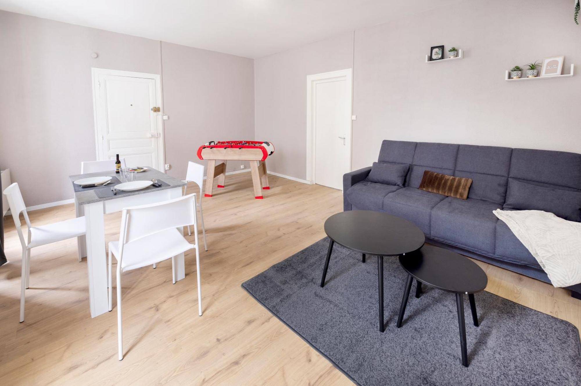 Ld-Location Hotel Montlucon Bagian luar foto