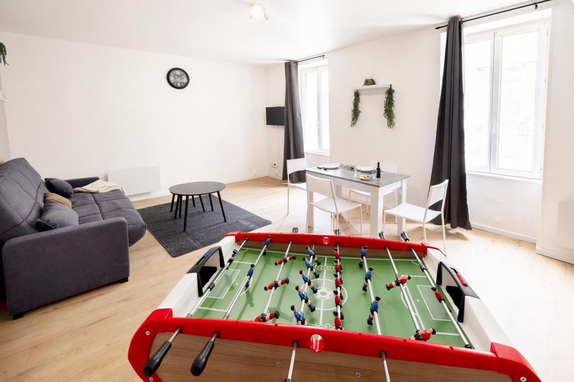 Ld-Location Hotel Montlucon Bagian luar foto